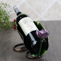 Lotus type wine bottle rack