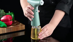 Electric oil spray bottle